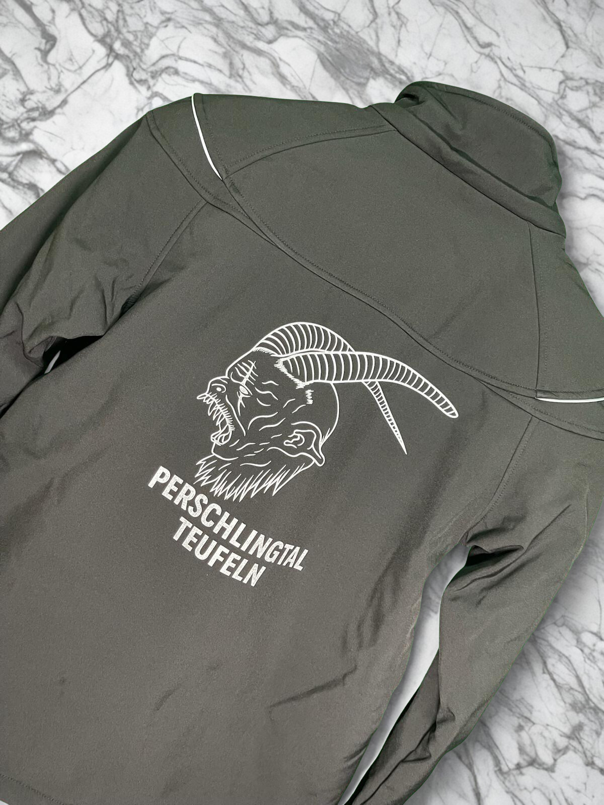 Bedruckte Softshelljacke Perschlingtal Teufeln – Vereinsbekleidung Printperfect